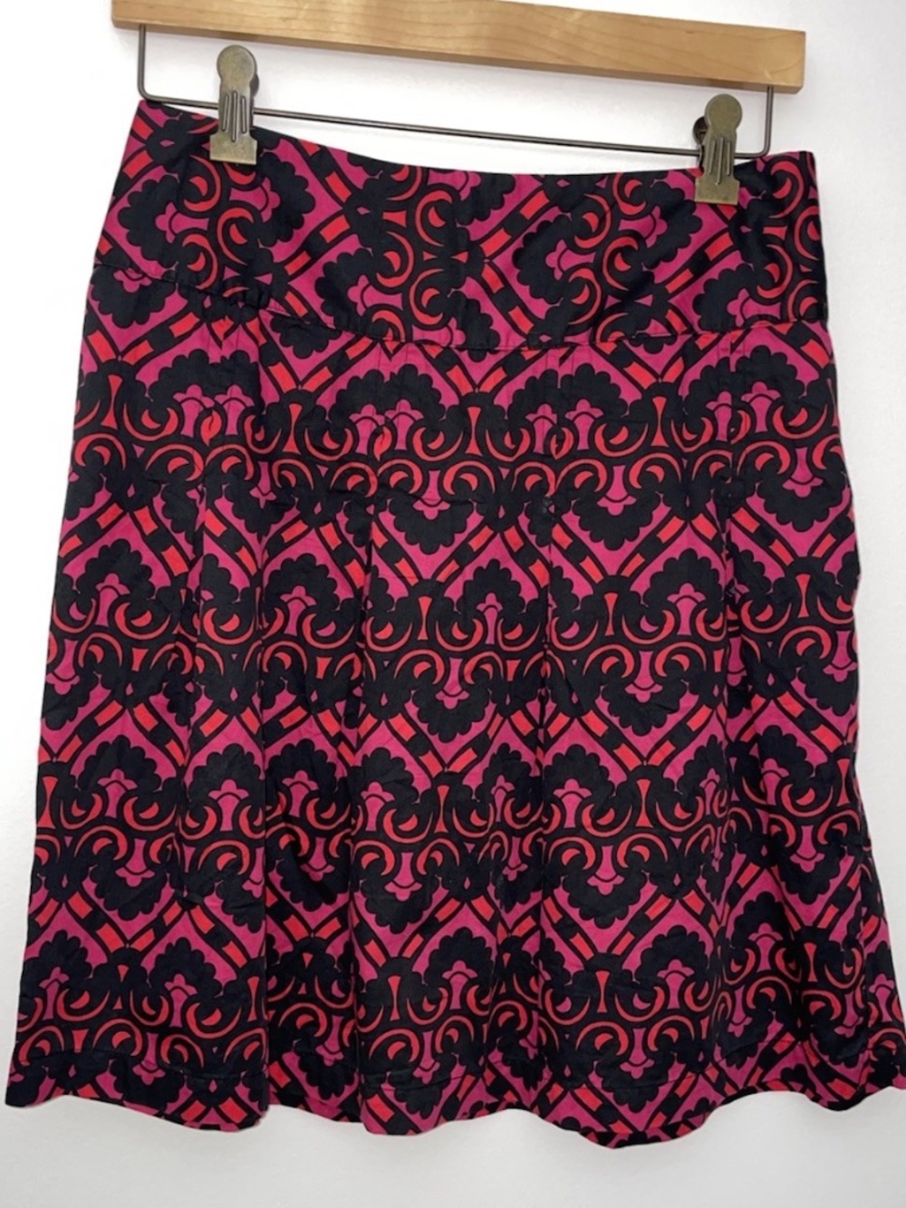 H&M Pleated Mini Skirt Size 6 Women’sVibrant Pink/Red/Black
